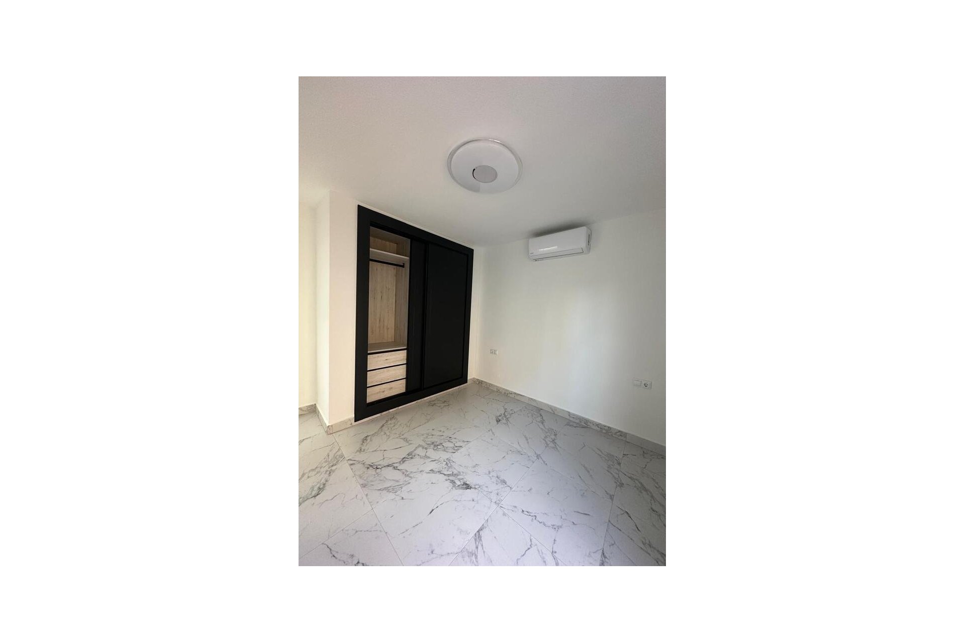 Revente - Apartment -
Torrevieja - La Veleta