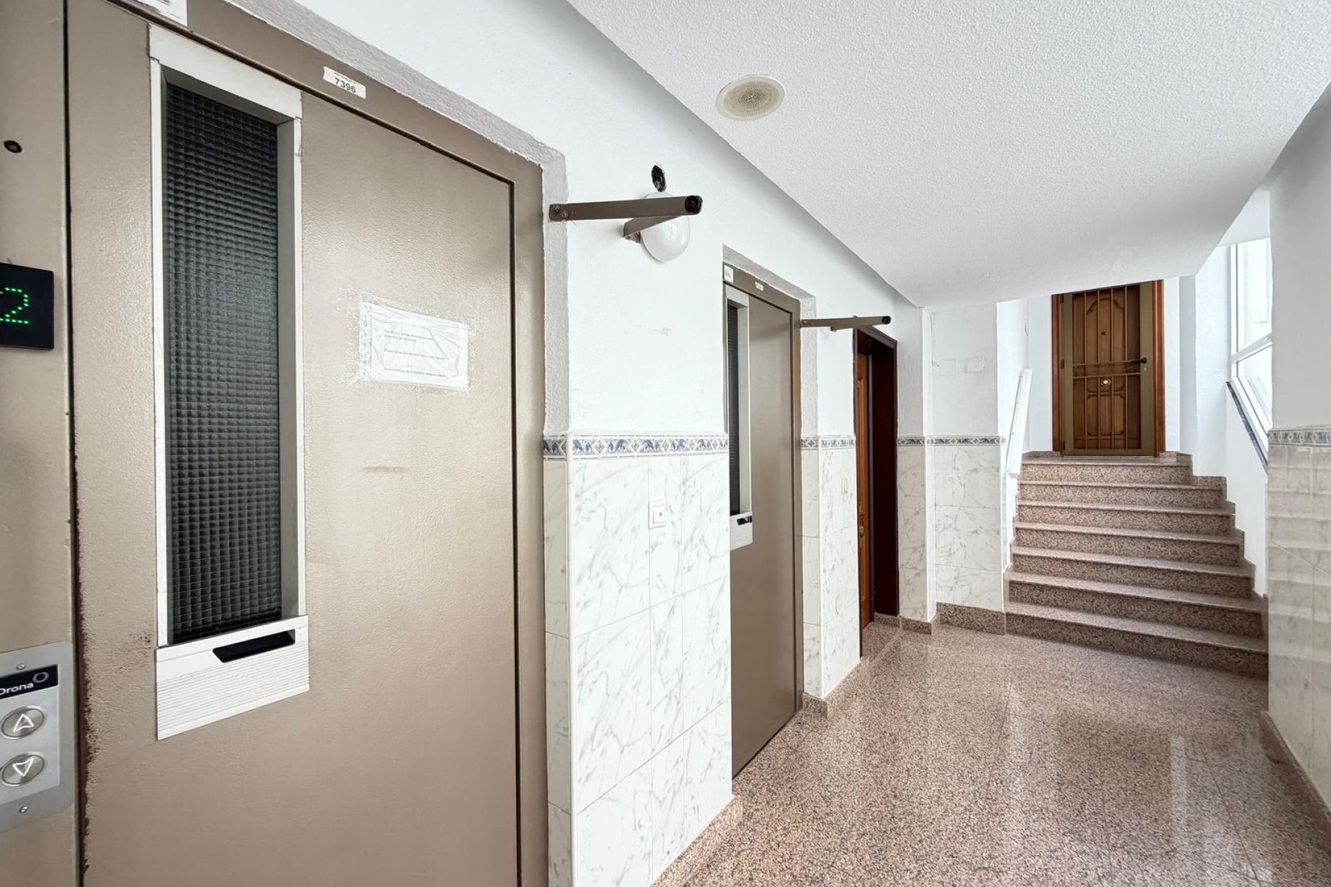 Revente - Apartment -
Torrevieja - Las Piscinas Naturales