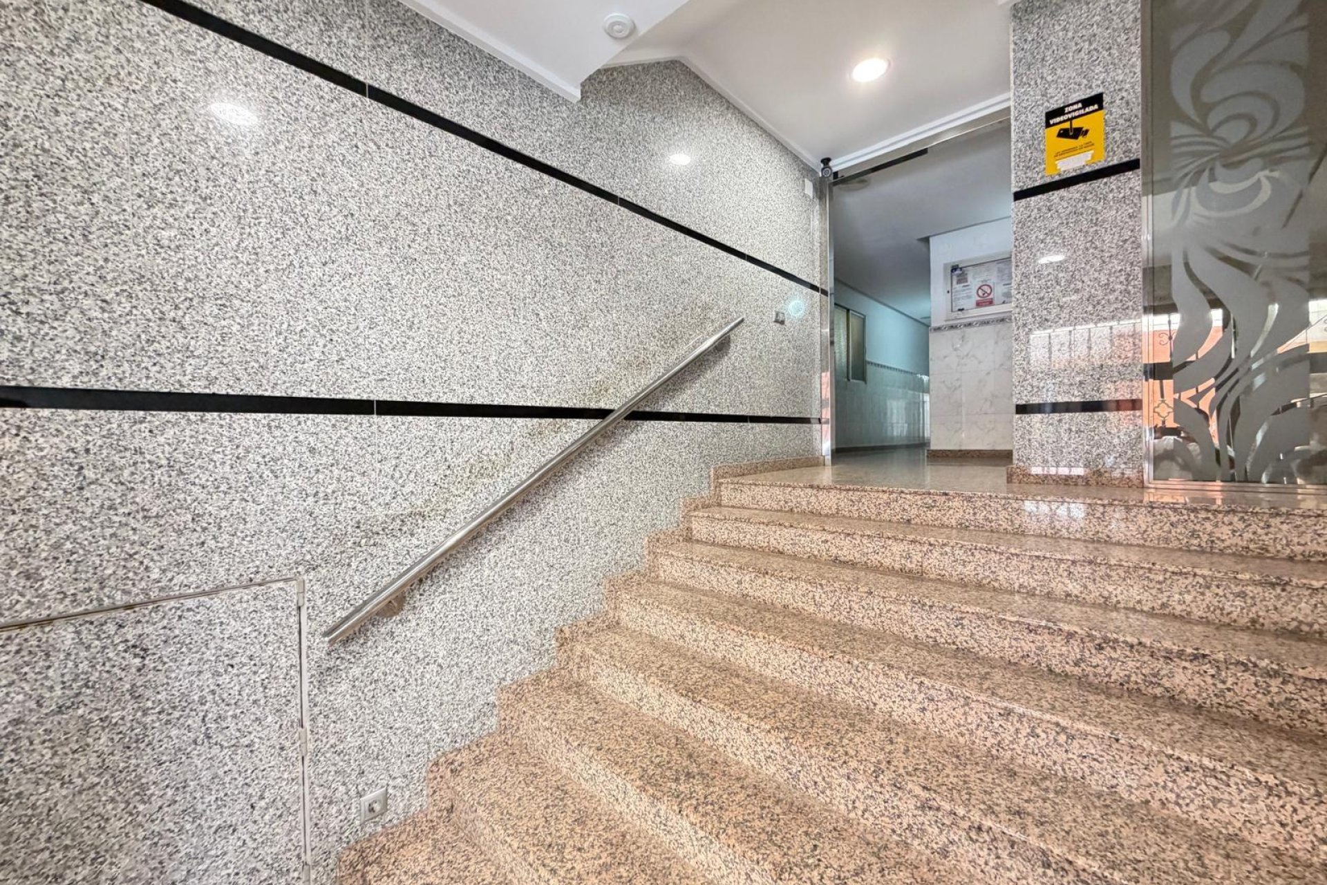 Revente - Apartment -
Torrevieja - Las Piscinas Naturales