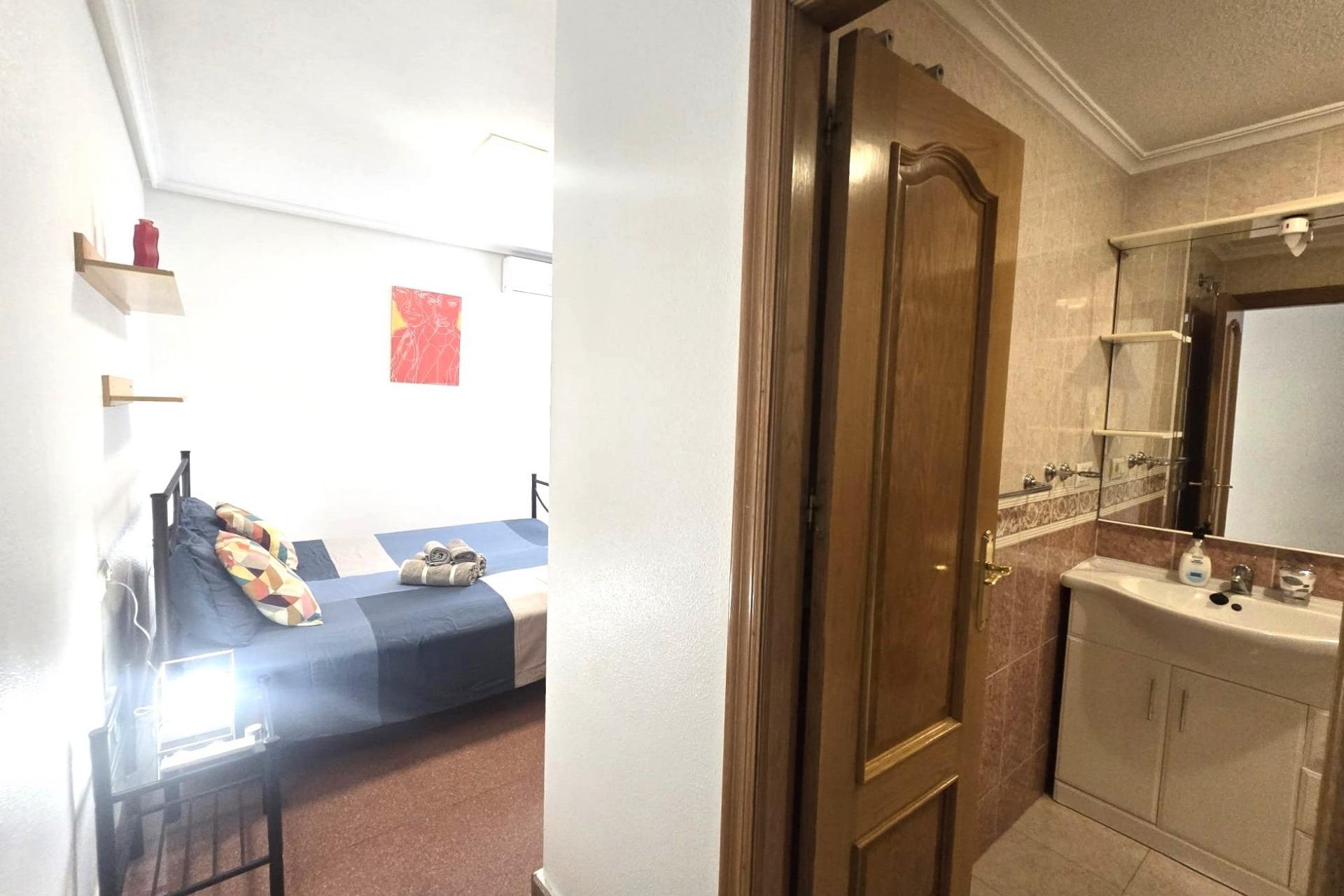 Revente - Apartment -
Torrevieja - Las Piscinas Naturales