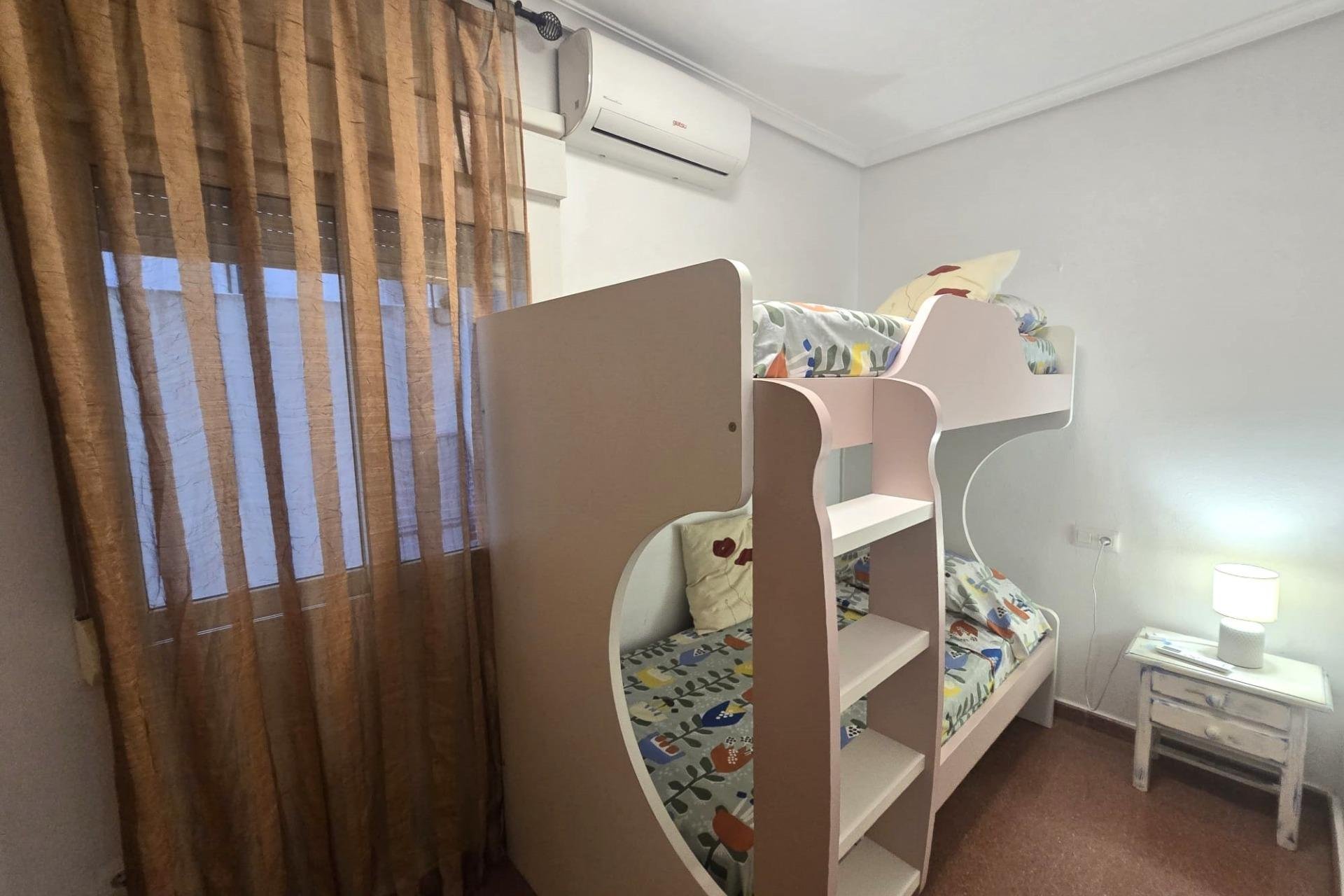 Revente - Apartment -
Torrevieja - Las Piscinas Naturales
