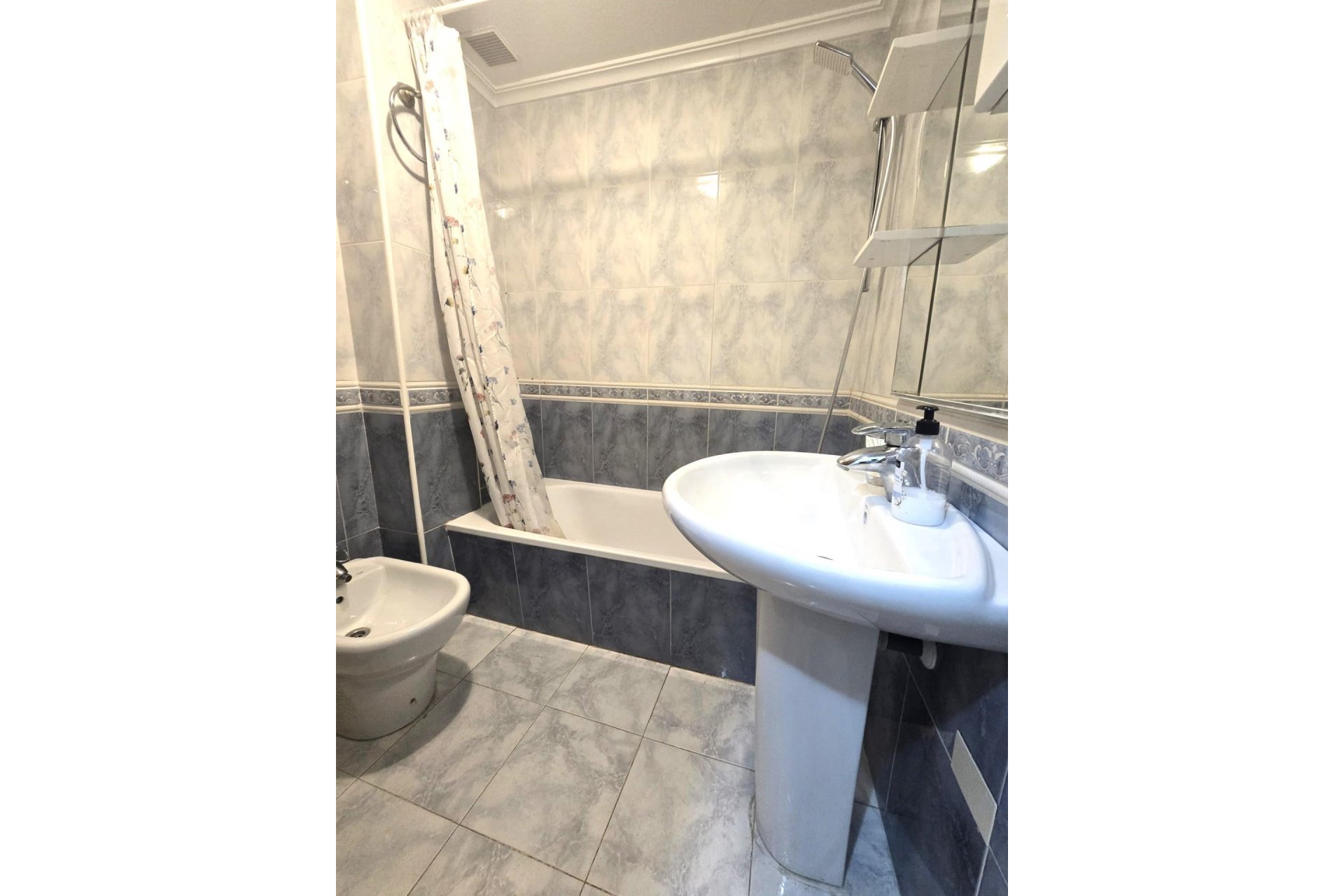Revente - Apartment -
Torrevieja - Las Piscinas Naturales