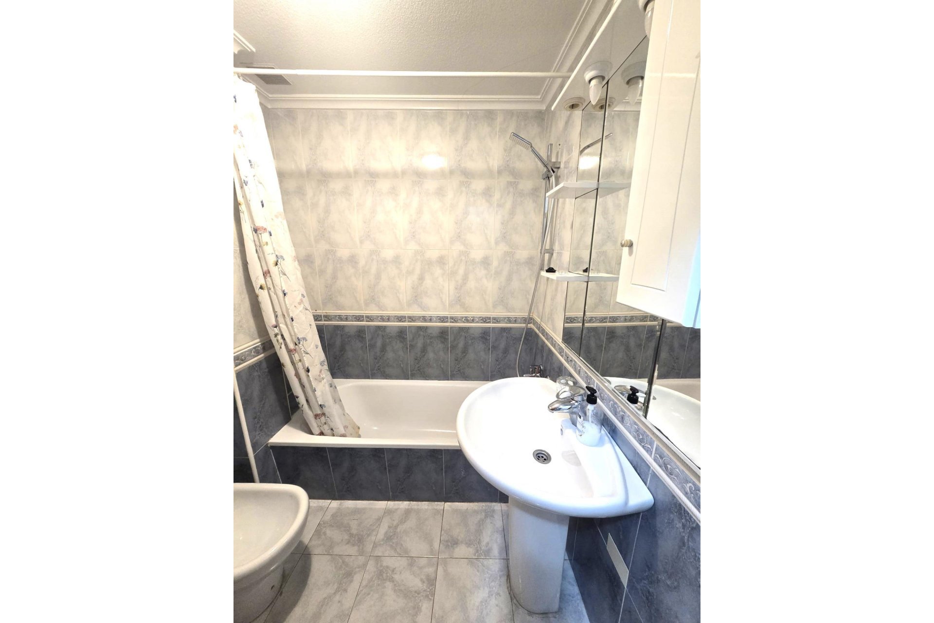 Revente - Apartment -
Torrevieja - Las Piscinas Naturales