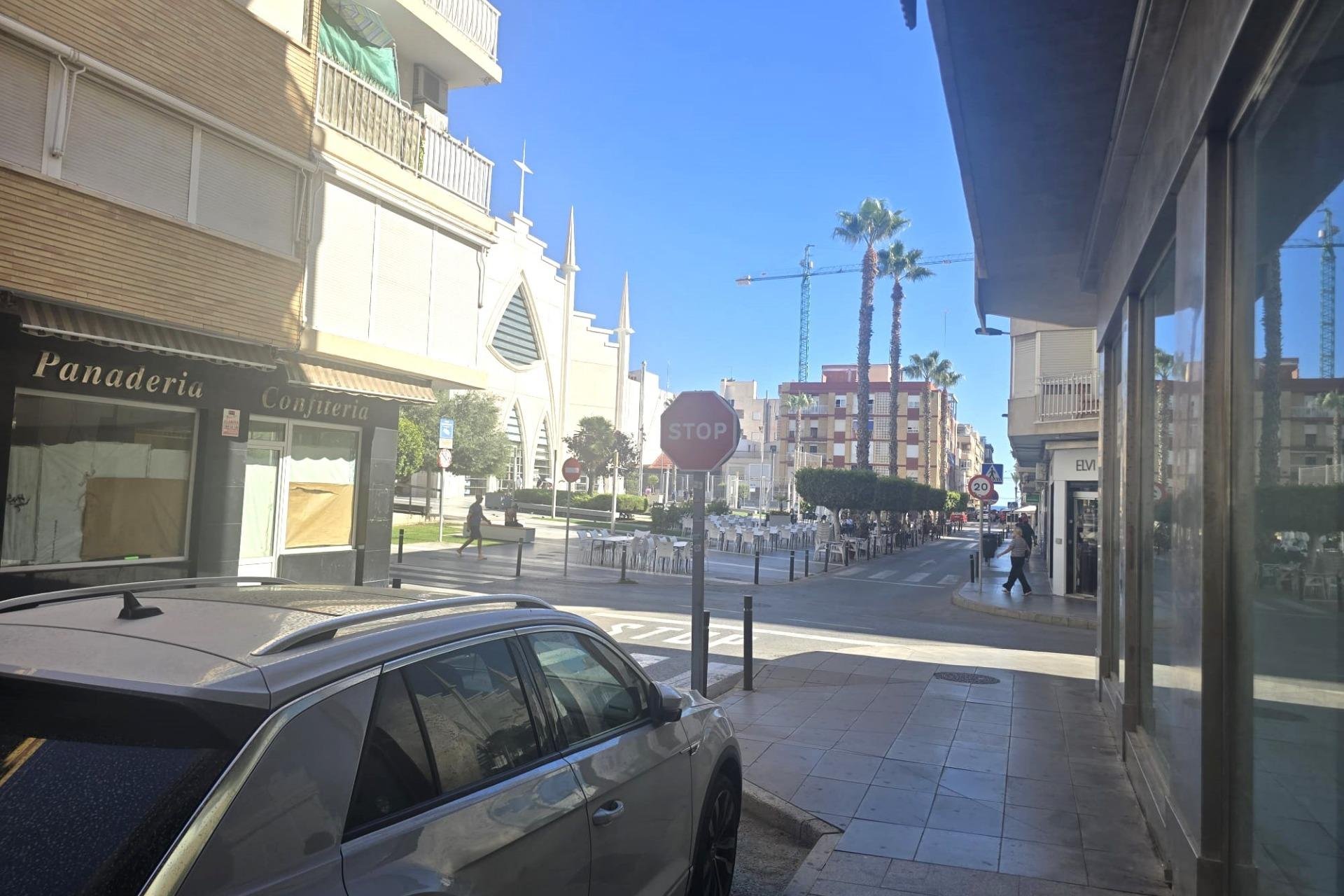 Revente - Apartment -
Torrevieja - Las Piscinas Naturales