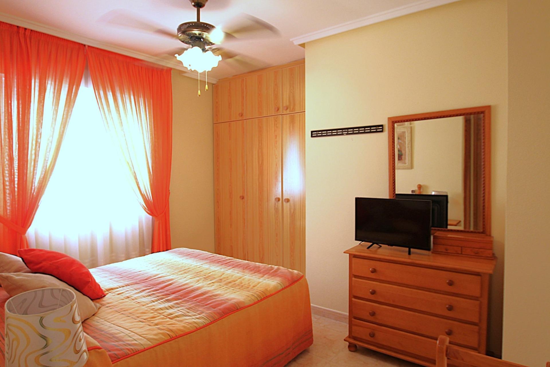 Revente - Apartment -
Torrevieja - Las Piscinas Naturales