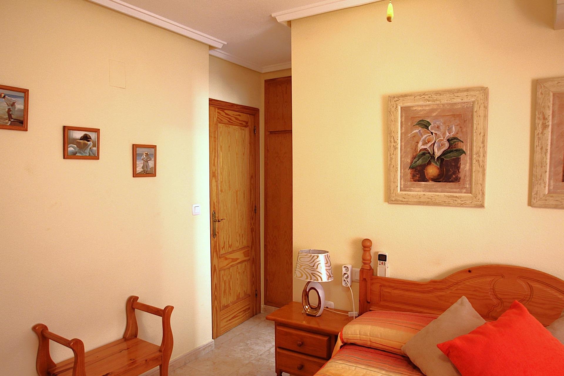 Revente - Apartment -
Torrevieja - Las Piscinas Naturales