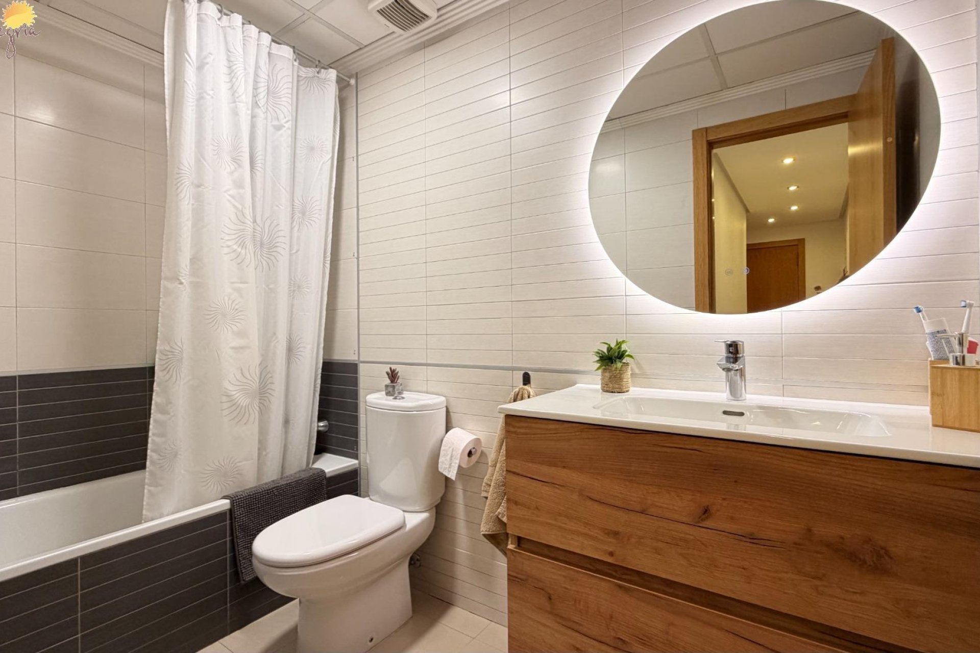Revente - Apartment -
Torrevieja - Parque de las Naciones