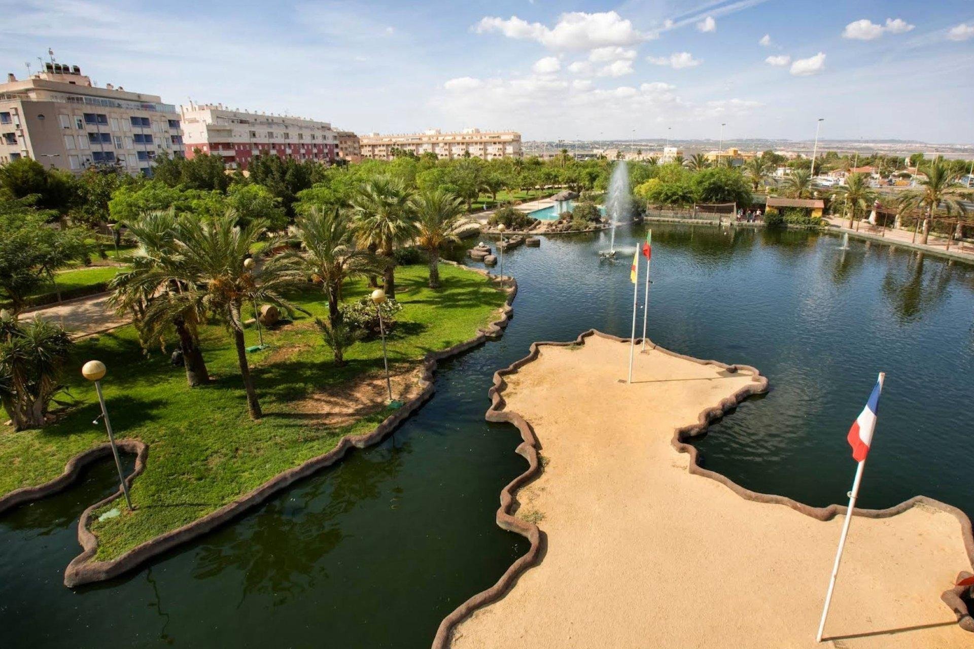 Revente - Apartment -
Torrevieja - Parque de las Naciones