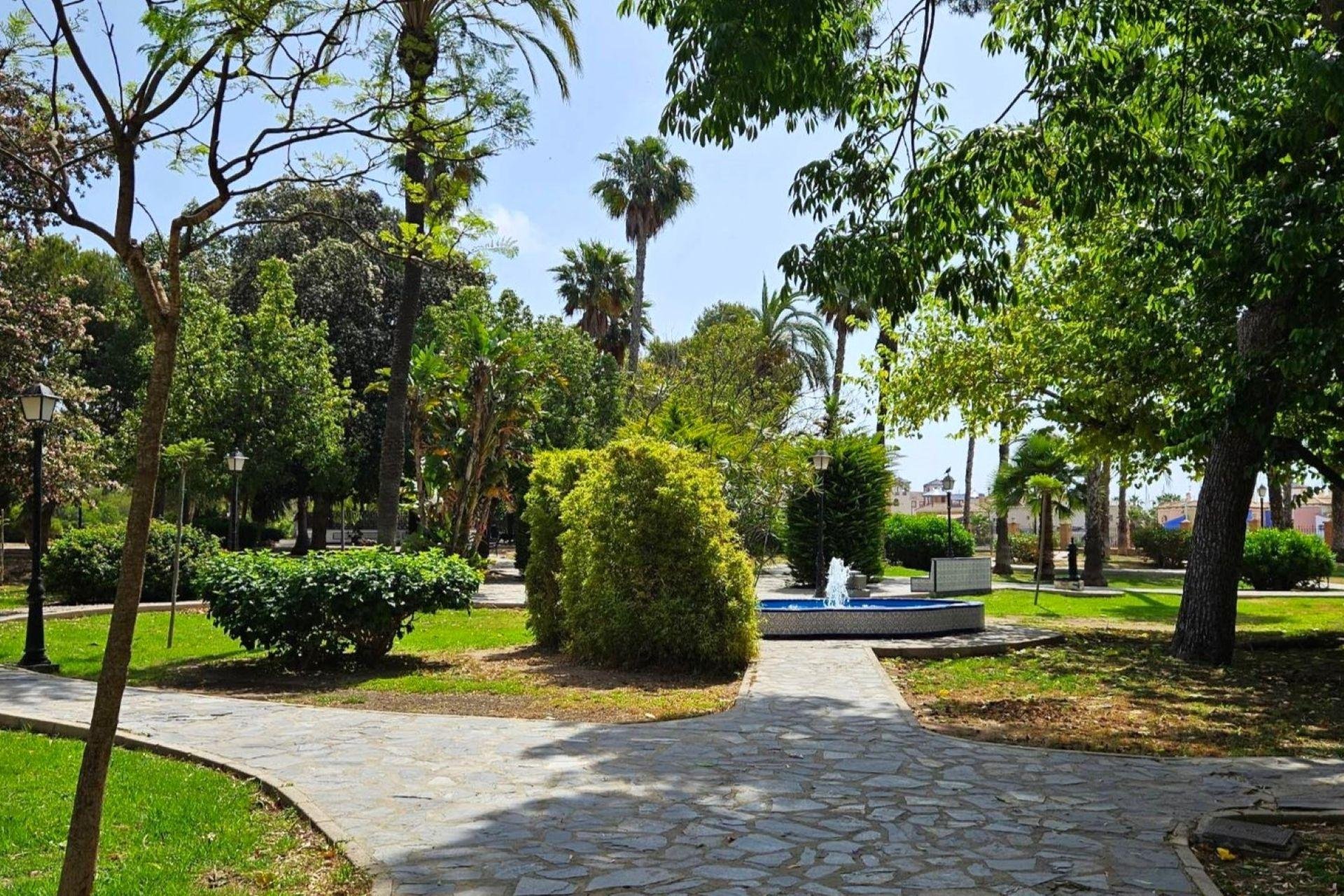 Revente - Apartment -
Torrevieja - Parque de las Naciones
