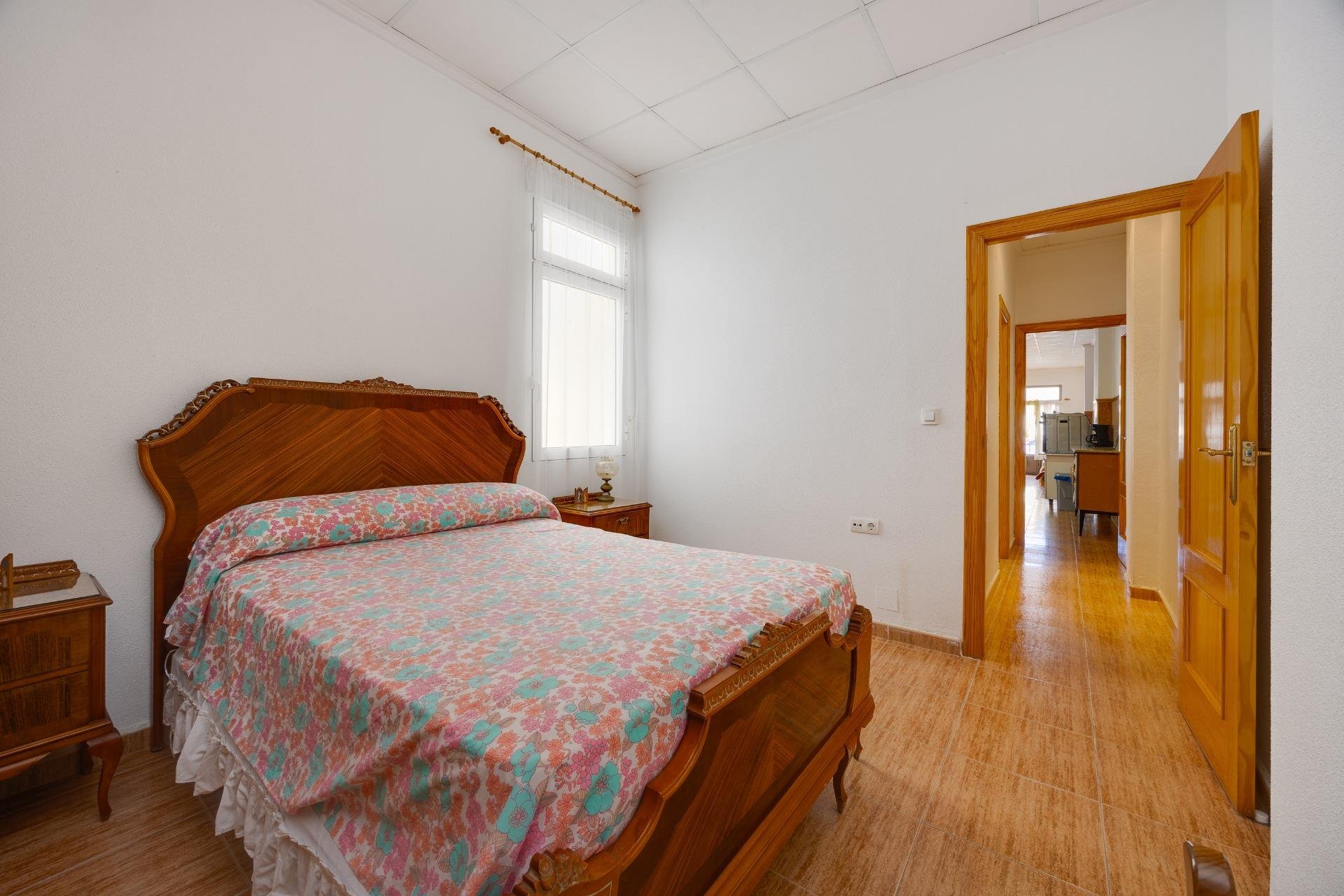 Revente - Apartment -
Torrevieja - Paseo Maritimo
