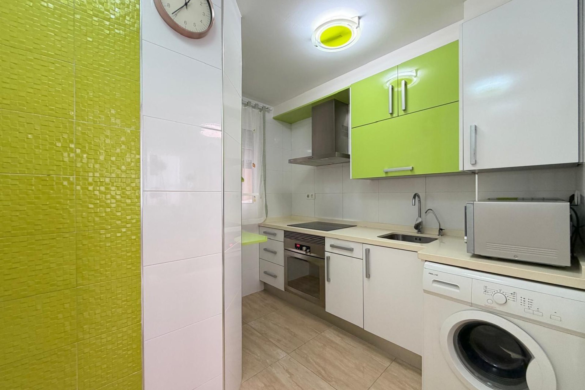 Revente - Apartment -
Torrevieja - Paseo Maritimo