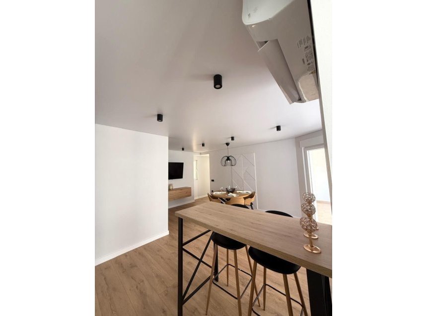 Revente - Apartment -
Torrevieja - Paseo Maritimo