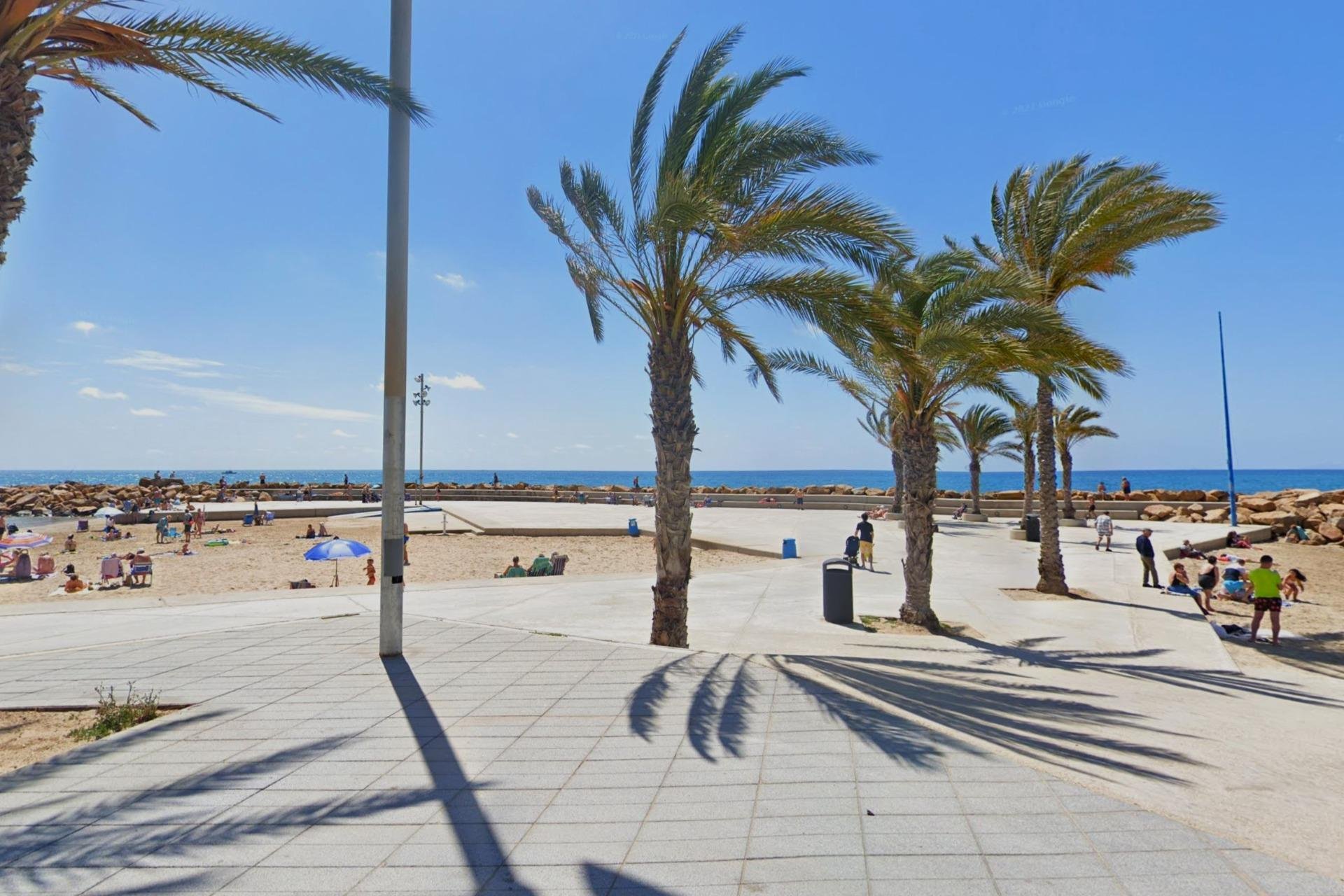 Revente - Apartment -
Torrevieja - Paseo Maritimo