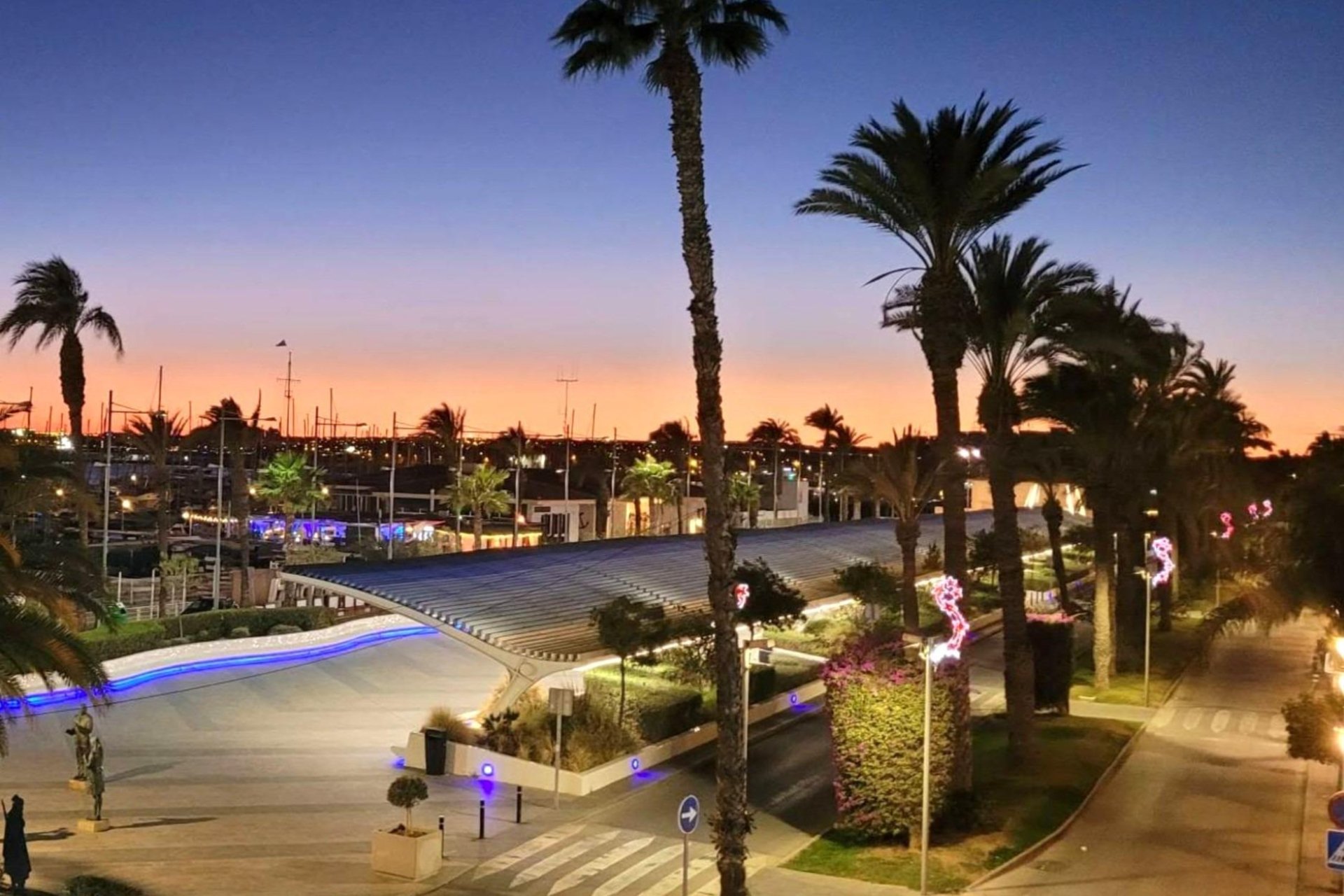 Revente - Apartment -
Torrevieja - Paseo Maritimo