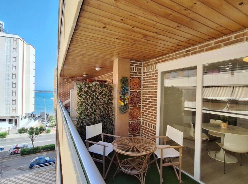 Revente - Apartment -
Torrevieja - Playa Acecion
