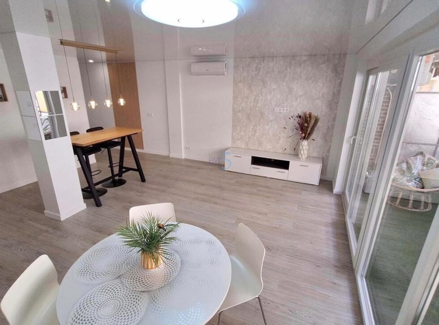 Revente - Apartment -
Torrevieja - Playa Acecion