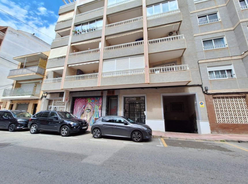 Revente - Apartment -
Torrevieja - Playa de los Locos