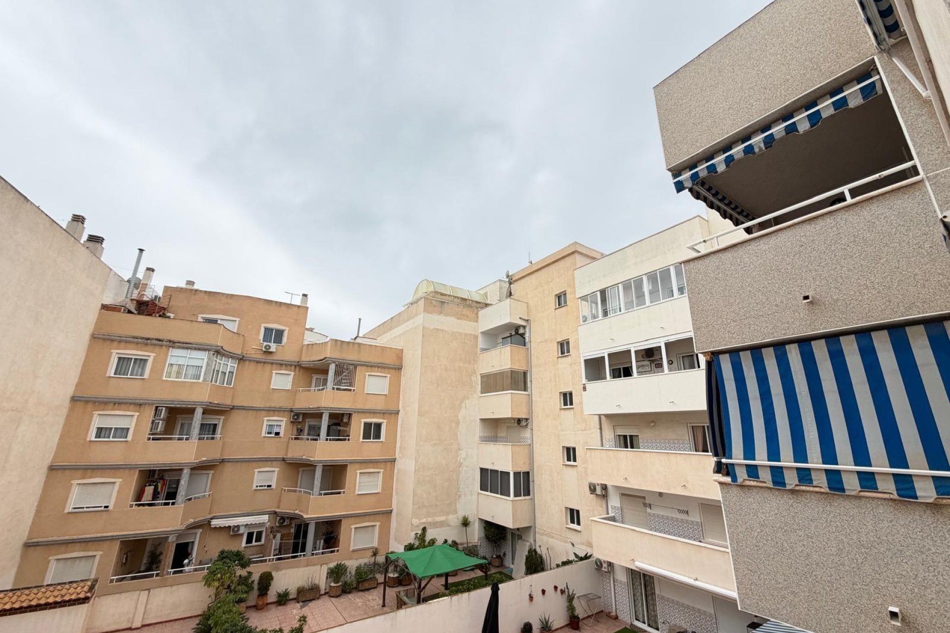 Revente - Apartment -
Torrevieja - Playa de los Locos