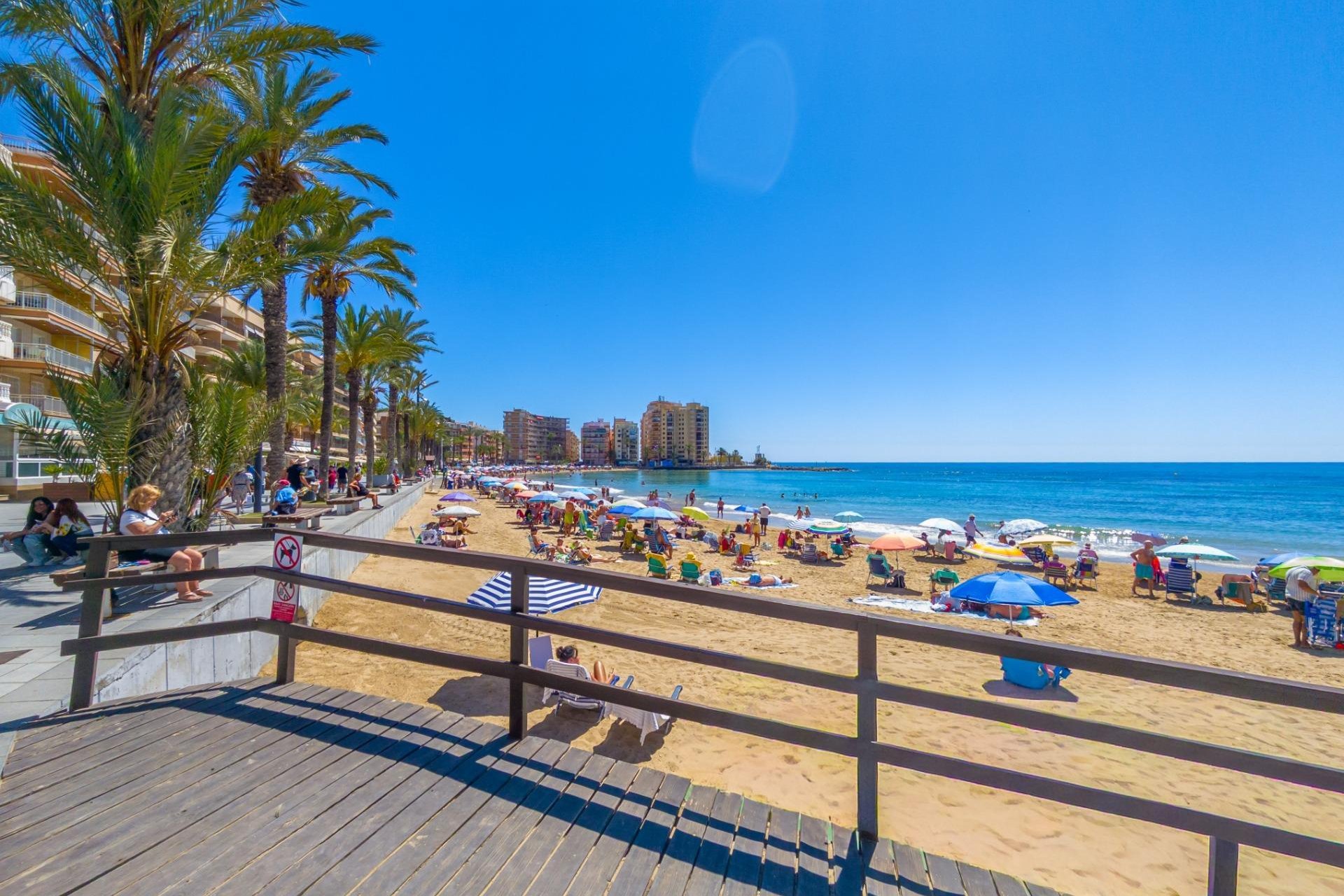 Revente - Apartment -
Torrevieja - Playa de los Locos