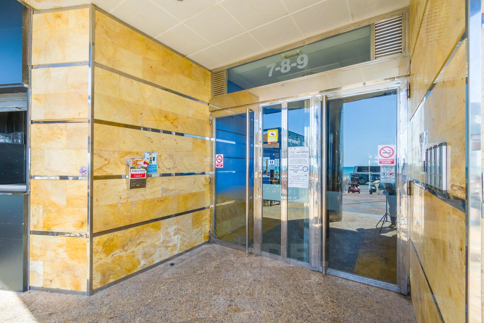 Revente - Apartment -
Torrevieja - Playa de los Locos