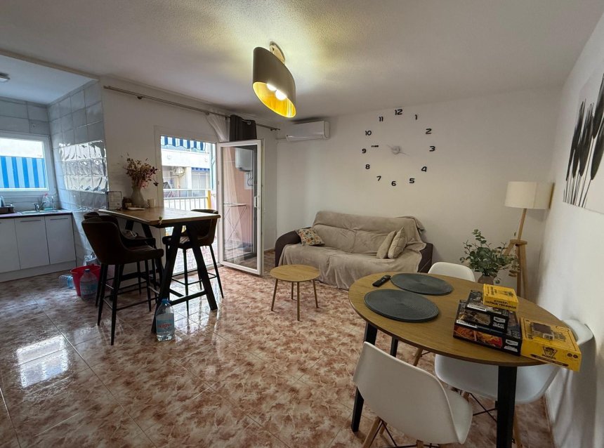 Revente - Apartment -
Torrevieja - Playa de los Locos