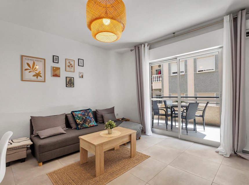 Revente - Apartment -
Torrevieja - Playa de los Locos