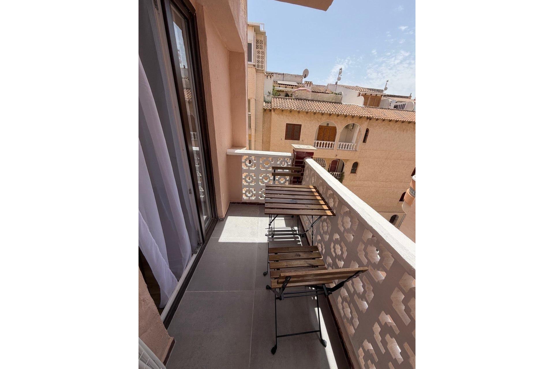 Revente - Apartment -
Torrevieja - Playa de los Locos