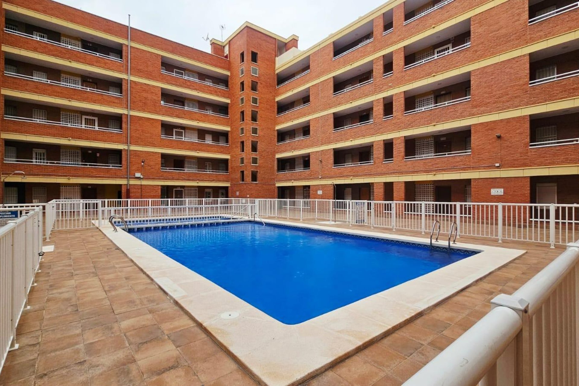 Revente - Apartment -
Torrevieja - Playa De Los Naufragos