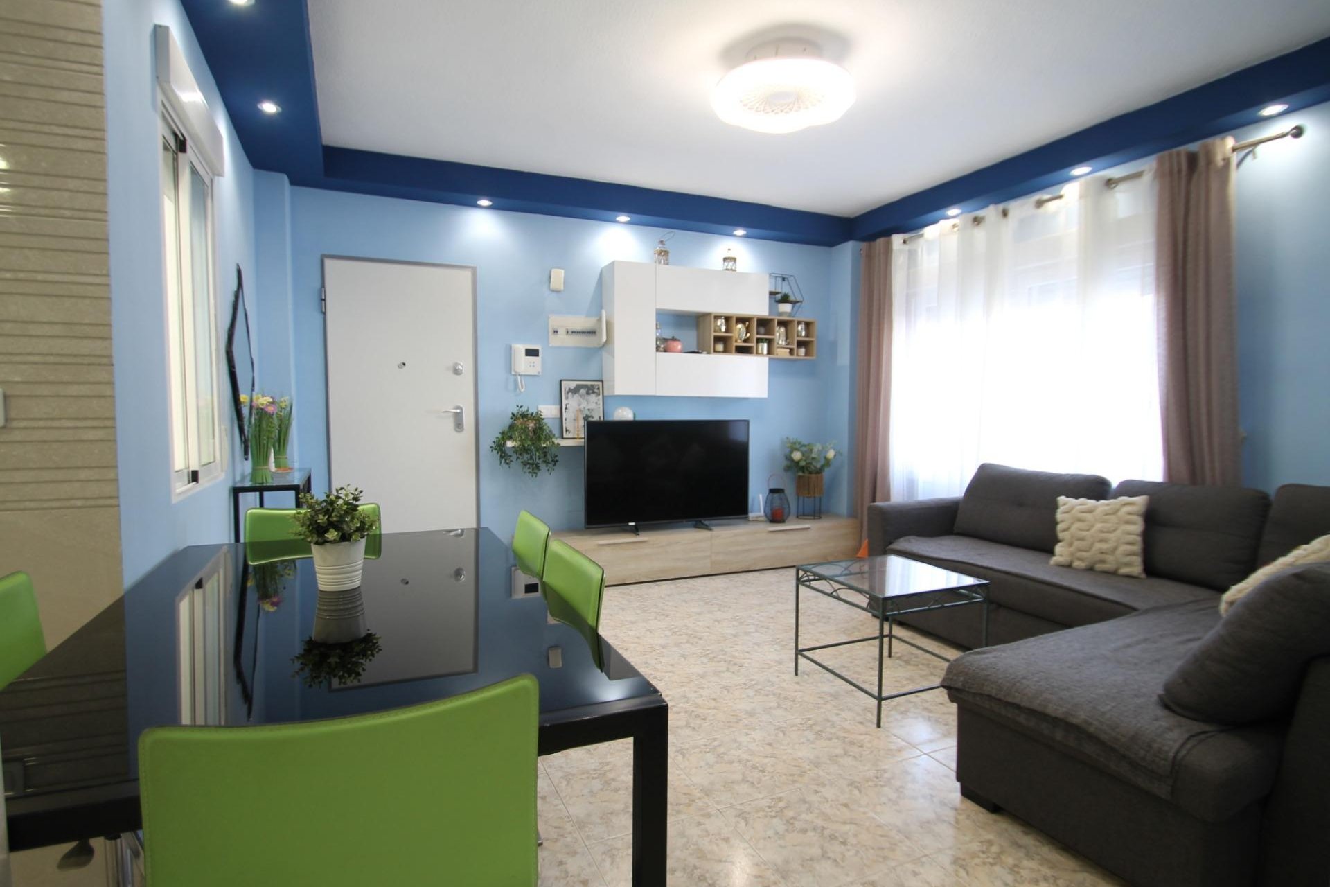 Revente - Apartment -
Torrevieja - Playa De Los Naufragos