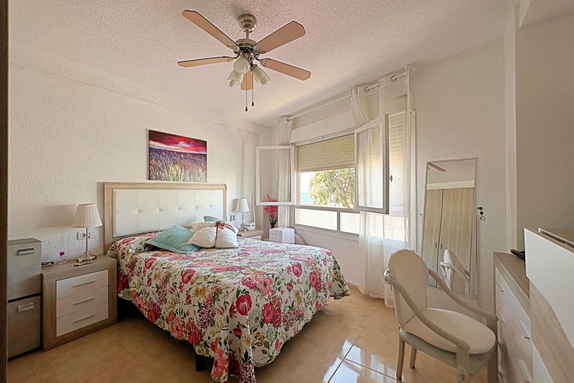 Revente - Apartment -
Torrevieja - Playa De Los Naufragos