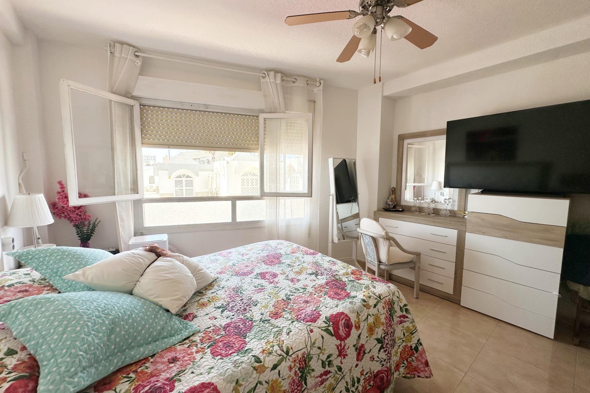 Revente - Apartment -
Torrevieja - Playa De Los Naufragos