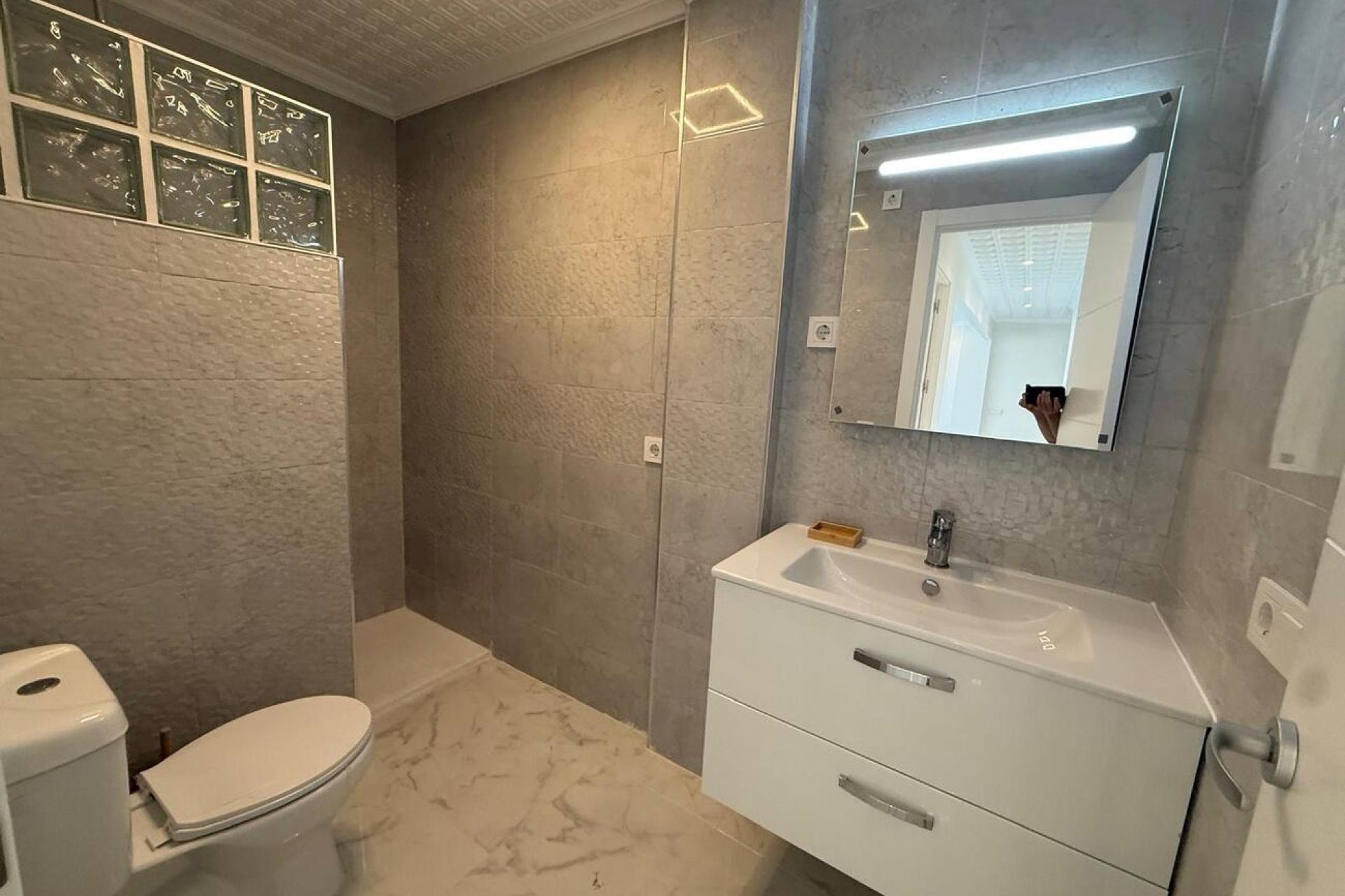 Revente - Apartment -
Torrevieja - Playa del Acequión