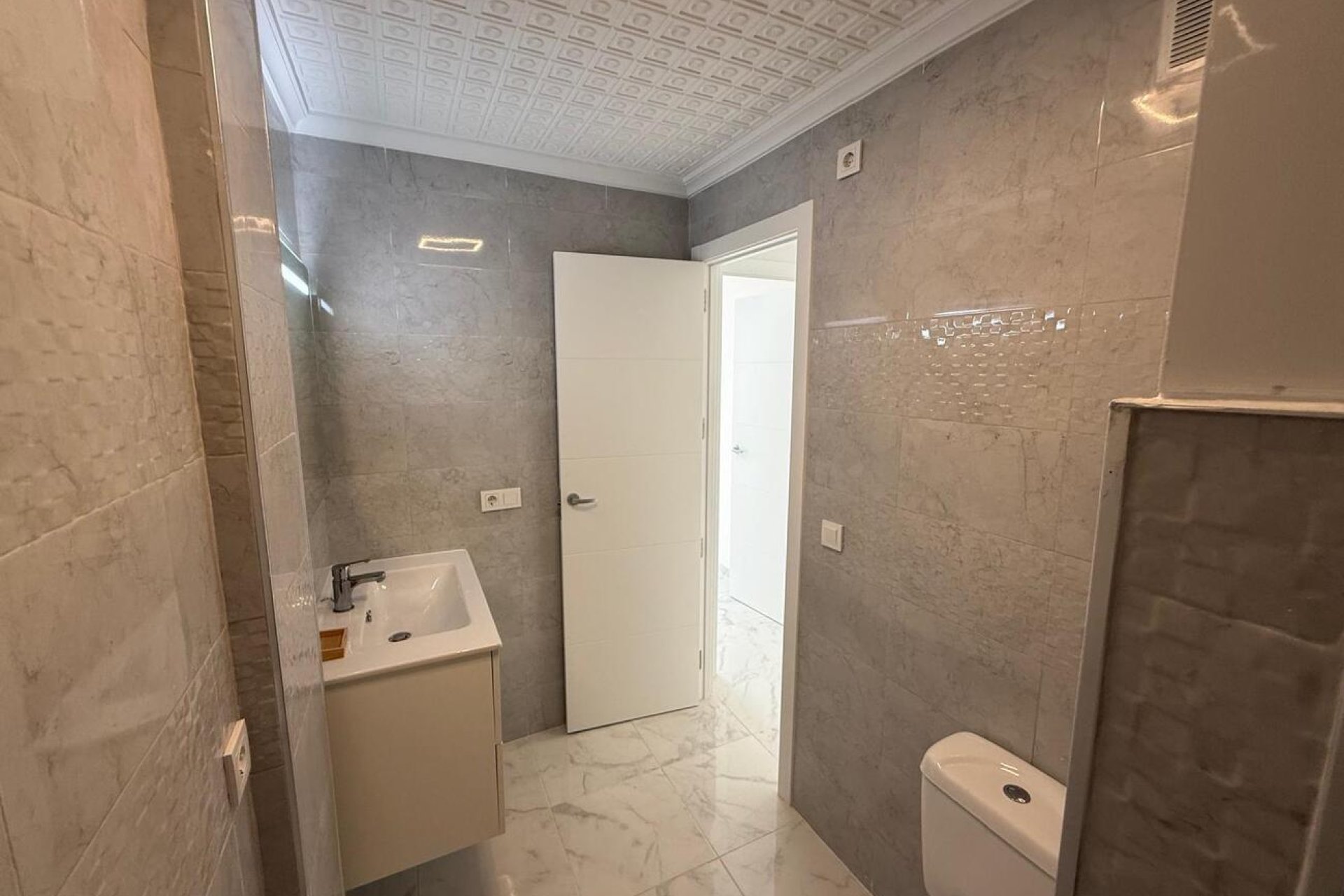 Revente - Apartment -
Torrevieja - Playa del Acequión