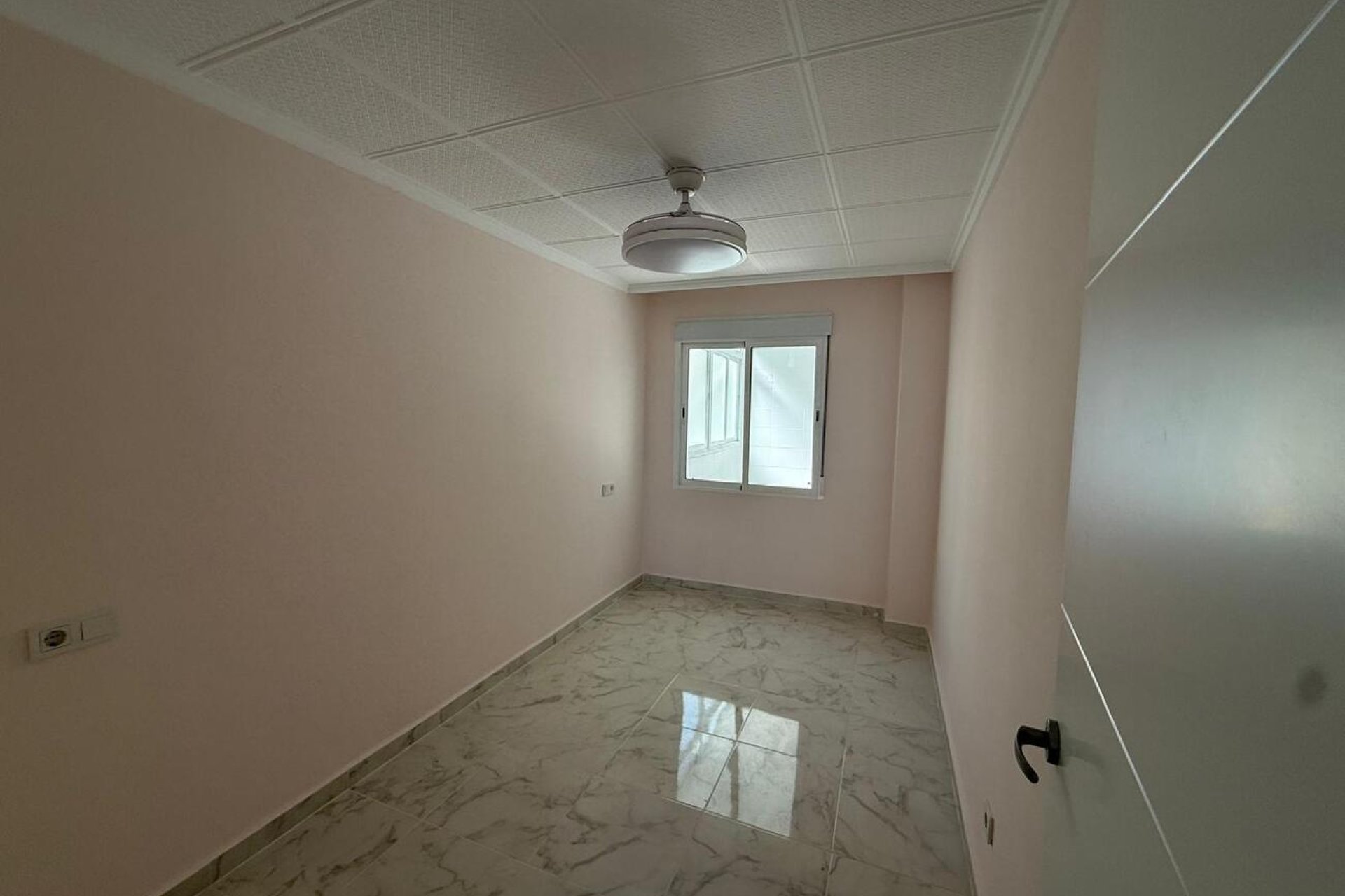 Revente - Apartment -
Torrevieja - Playa del Acequión