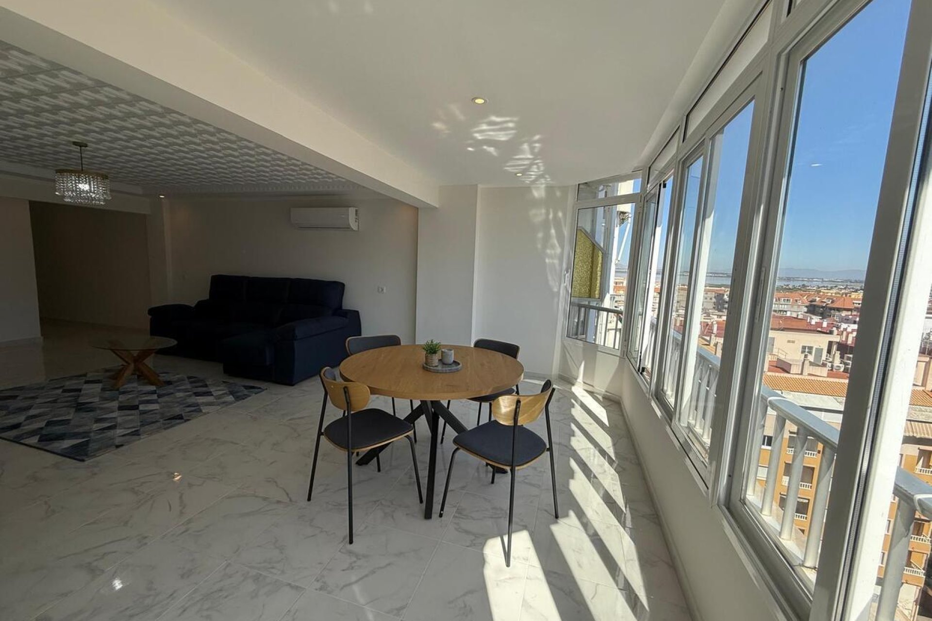 Revente - Apartment -
Torrevieja - Playa del Acequión