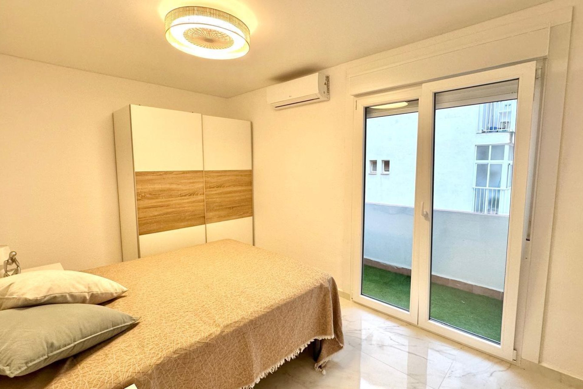 Revente - Apartment -
Torrevieja - Playa del Cura