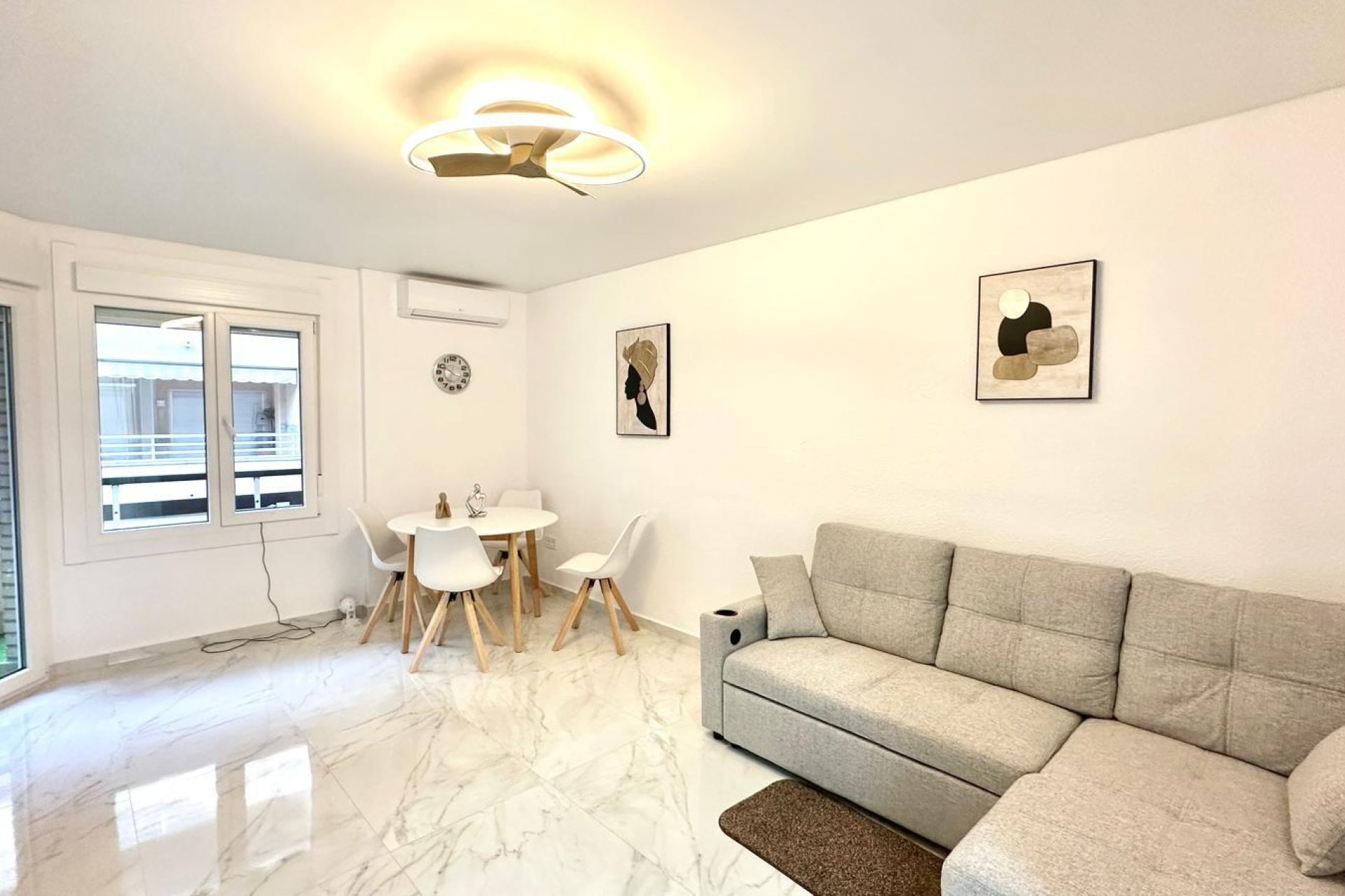 Revente - Apartment -
Torrevieja - Playa del Cura