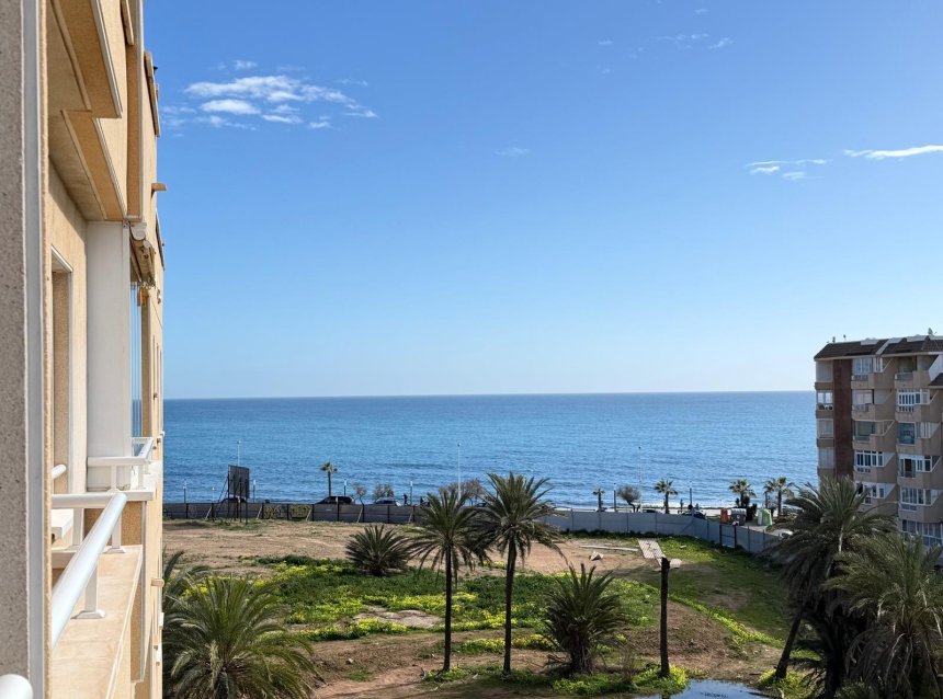 Revente - Apartment -
Torrevieja - Playa del Cura