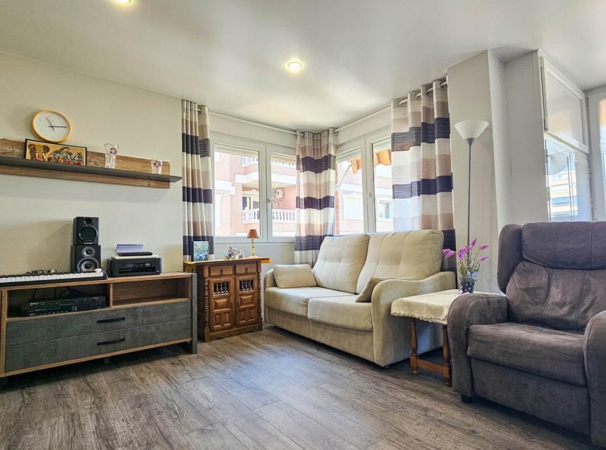 Revente - Apartment -
Torrevieja - Playa del Cura