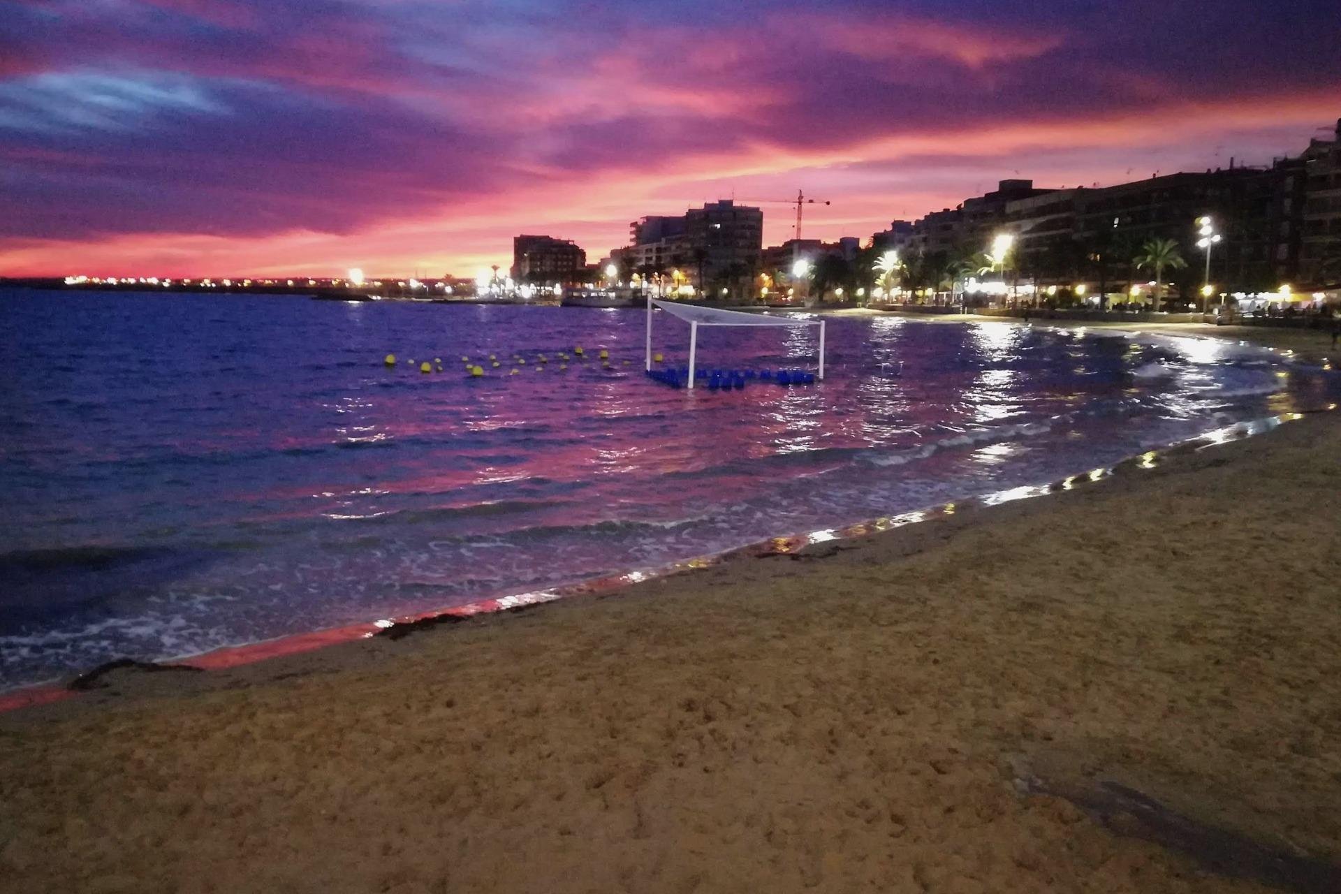 Revente - Apartment -
Torrevieja - Playa del Cura