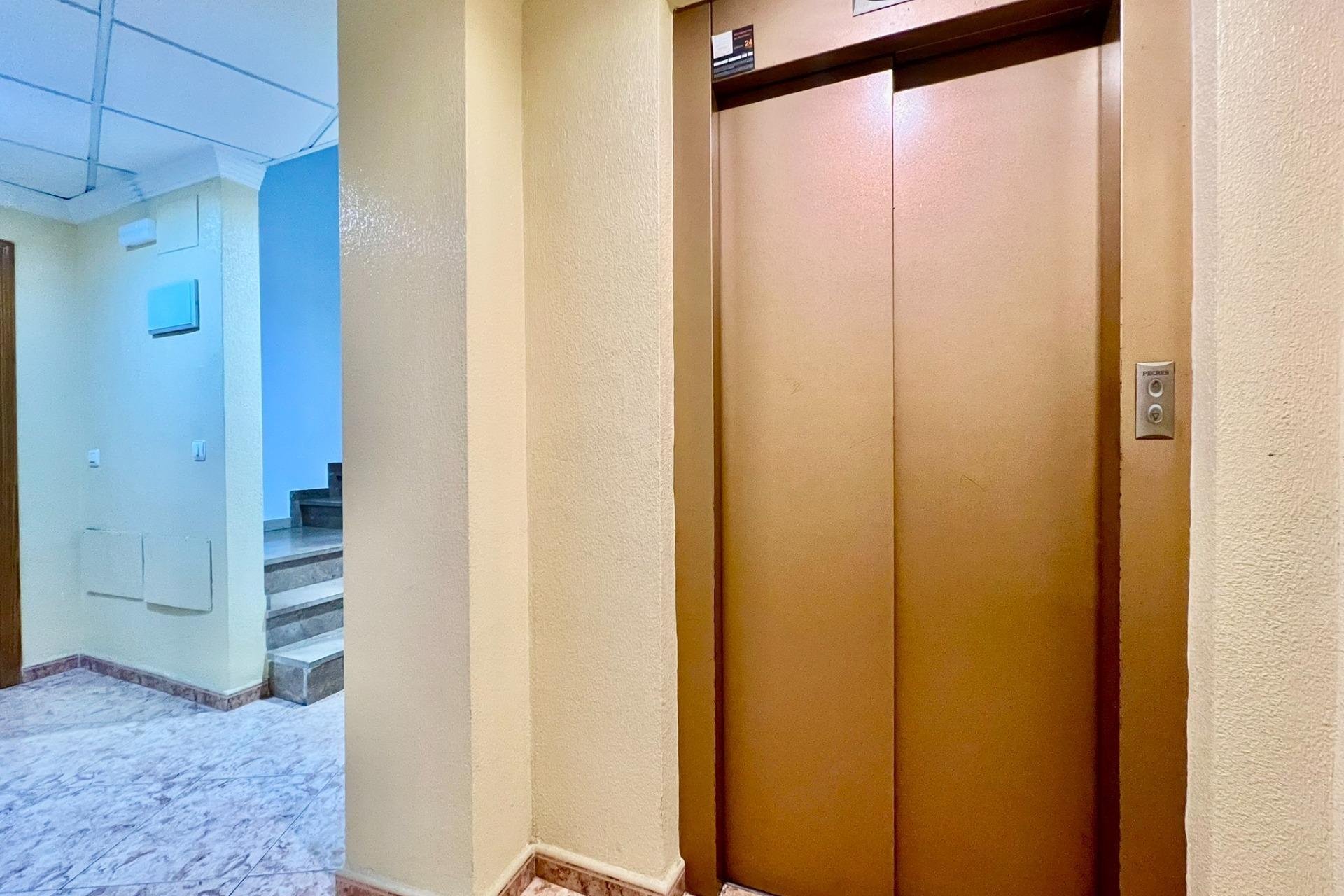 Revente - Apartment -
Torrevieja - Playa del Cura