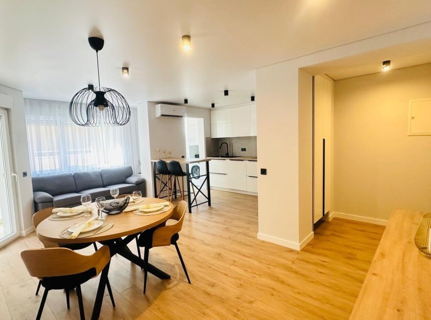 Revente - Apartment -
Torrevieja - Playa del Cura