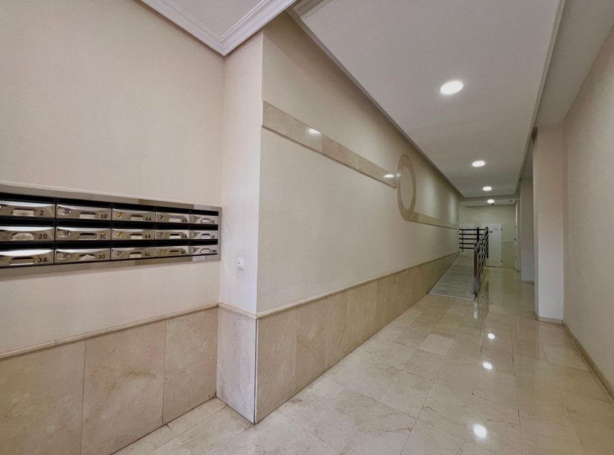 Revente - Apartment -
Torrevieja - Puerto Deportivo
