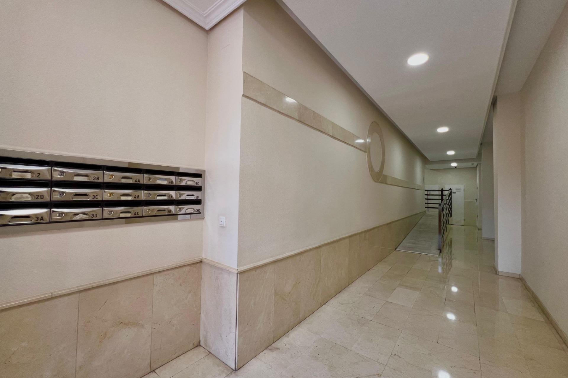 Revente - Apartment -
Torrevieja - Puerto Deportivo