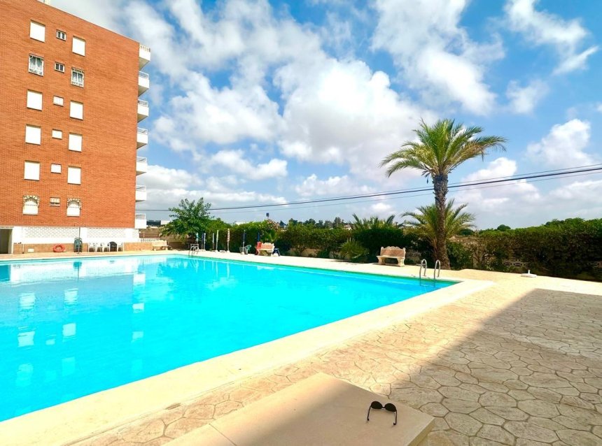 Revente - Apartment -
Torrevieja - Punta Prima