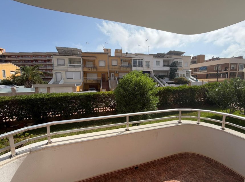 Revente - Apartment -
Torrevieja - Punta Prima
