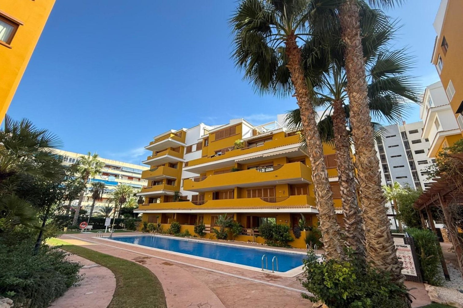 Revente - Apartment -
Torrevieja - Punta Prima
