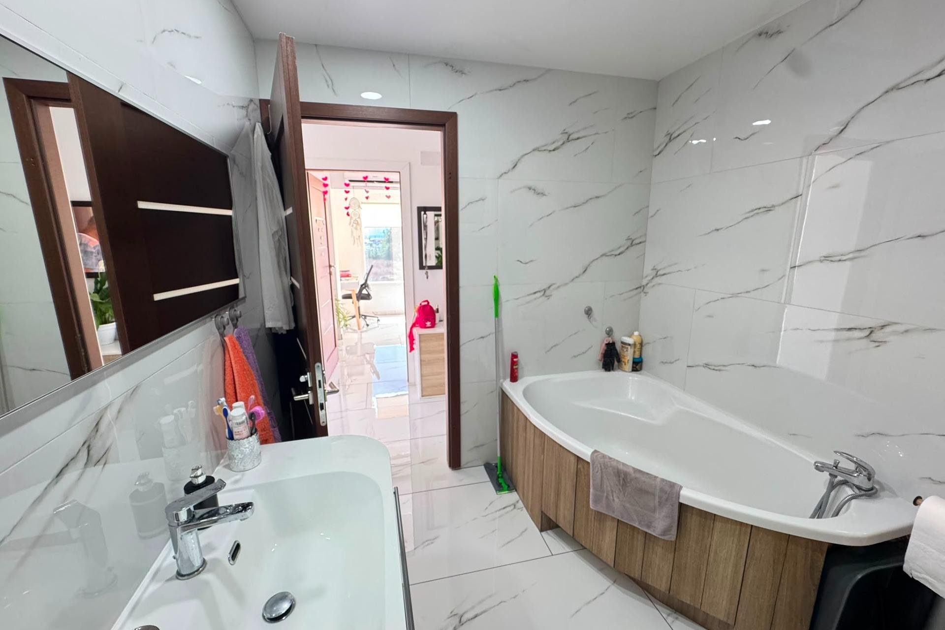 Revente - Apartment -
Torrevieja - Zona Los Frutales