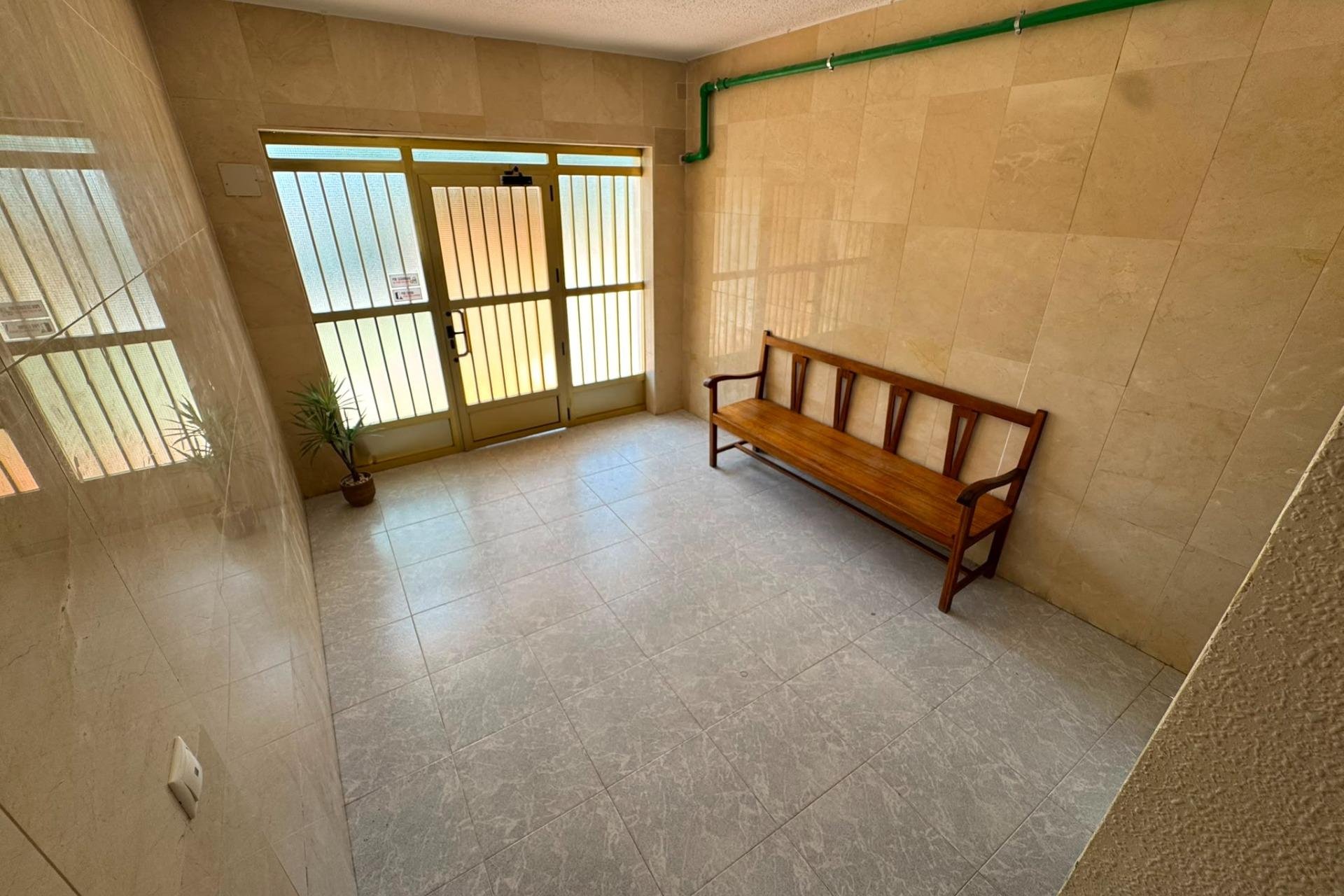 Revente - Apartment -
Torrevieja - Zona Los Frutales