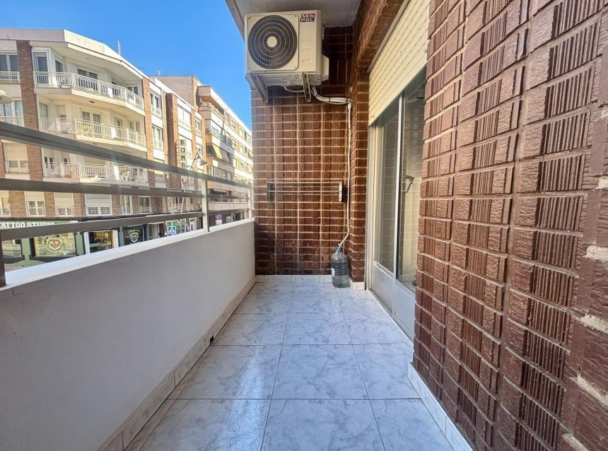 Revente - Apartment -
Torrevieja